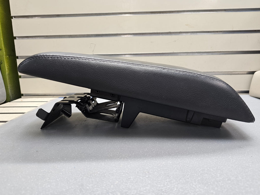 13-19 LINCOLN MKT Front Floor Console Arm Rest Lid Cover Top Pad Assembly Black
