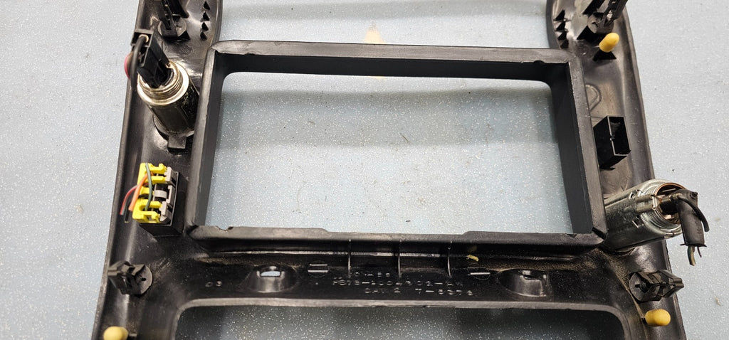 95-10 Ranger Explorer Center Dash Radio Stereo Display Bezel Trim Panel BLACK B2