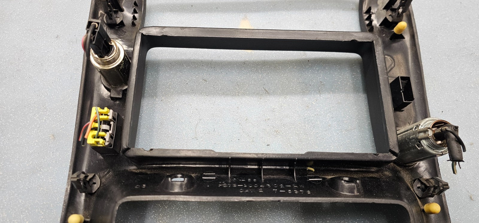 95-10 Ranger Explorer Center Dash Radio Stereo Display Bezel Trim Panel BLACK B2