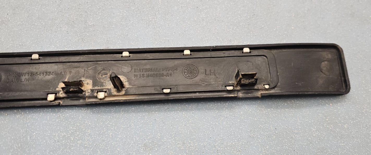 🔥2003-2011 Lincoln Town Car OEM Genuine Interior Trim Door Sill Plate