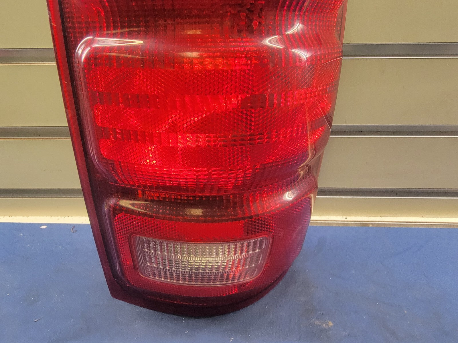 🔥1997-2002 Ford Expedition Tail Light Lamp Right Passenger Side Assembly Chrome