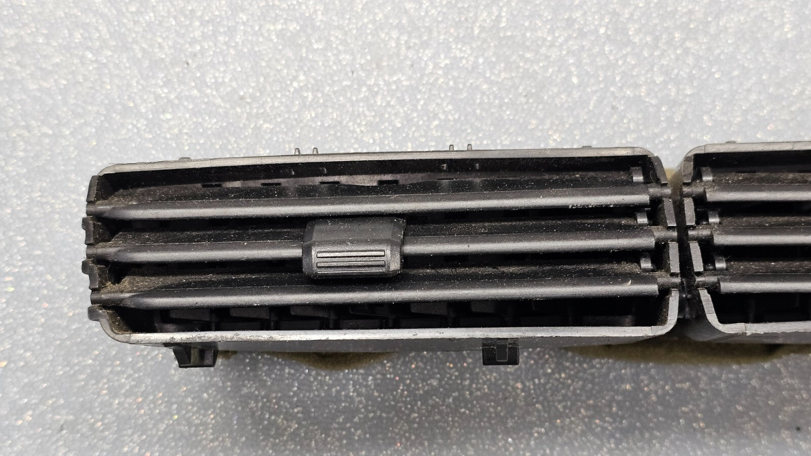 🔥08-11 Ford Focus Front Upper Center Dash Dual Air Vent Bezel Trim Panel Black