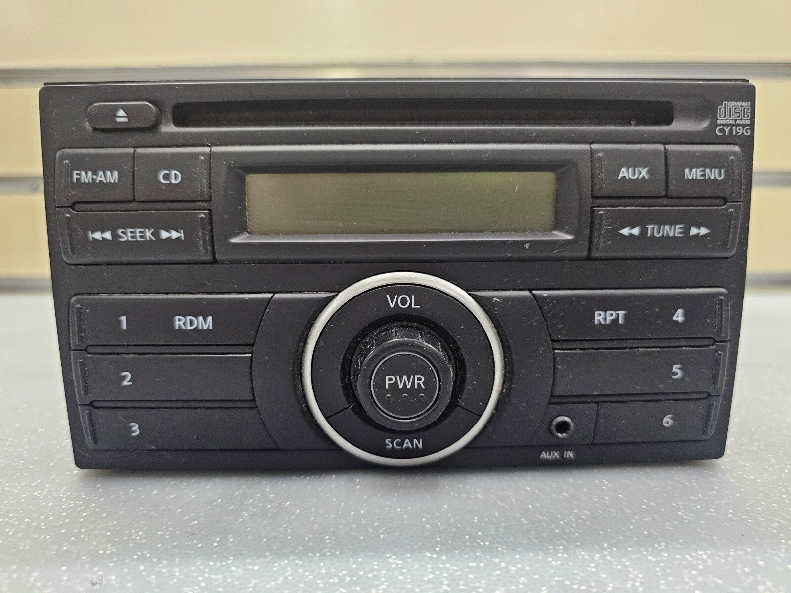 🔥12-14 Nissan Versa Dash AM FM AUX Radio CD Player Receiver Audio Display OEM