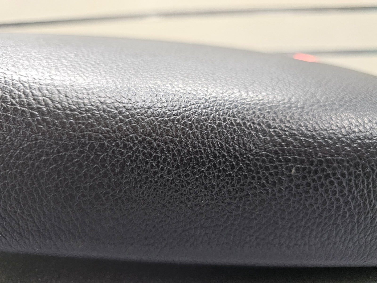 🔥10-13 Kia Sorento Console Lid Cover Leather Top Pad Armrest Assembly Black OEM