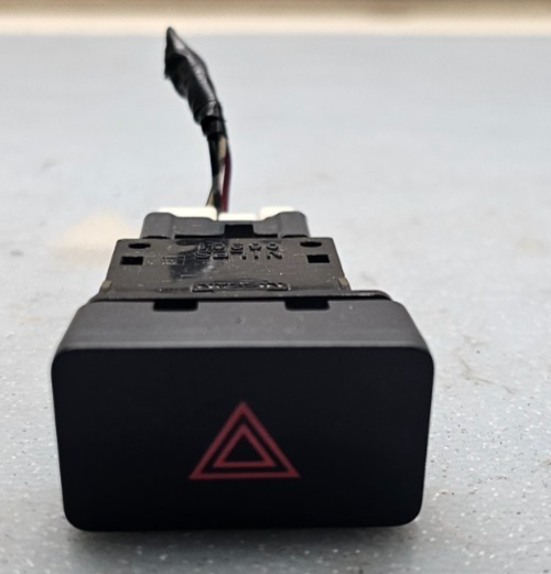 04-15 Armada Titan Hazard Emergency Warning Light Button Control Switch Assembly