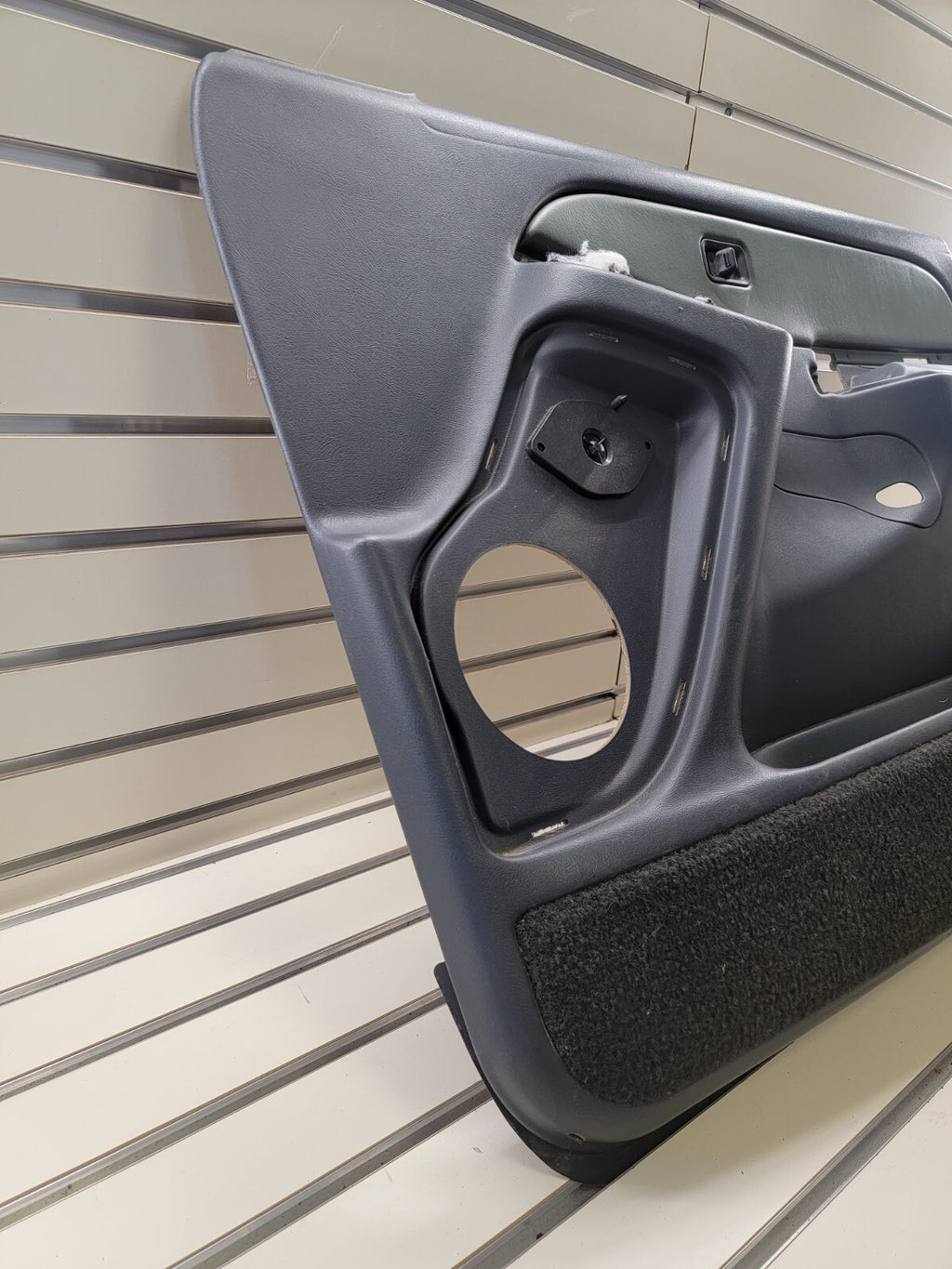 🔥1999-2002 Silverado SIERRA Door Panel Front RIGHT Passenger No Arm Graphite D4