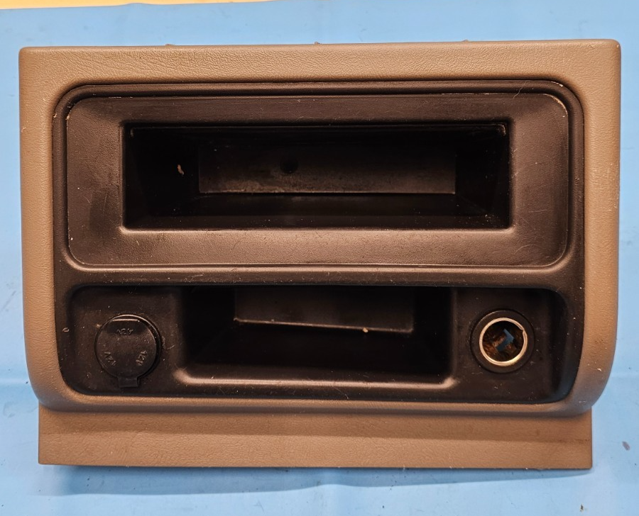 🔥03-06 CHEVY SILVERADO TAHOE GMC SIERRA CENTER CONSOLE STORAGE CUBBY TRAY TAN