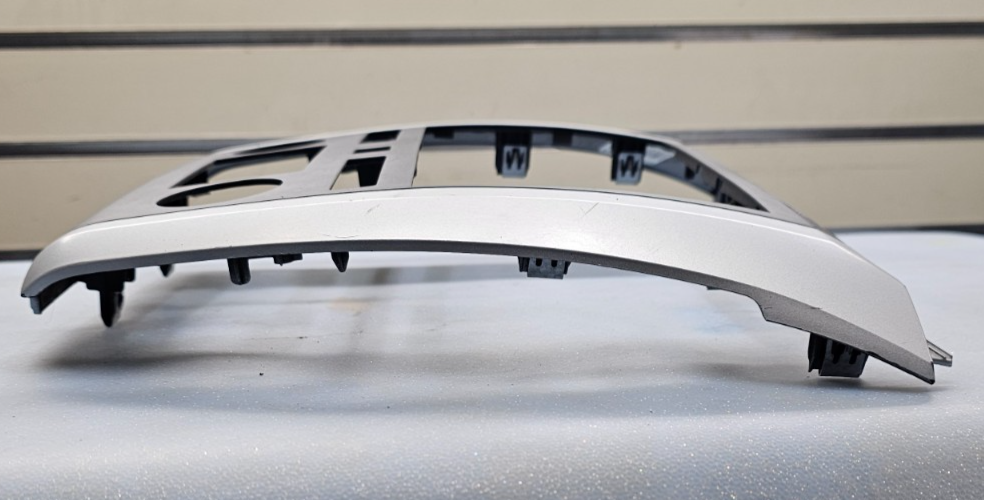 🔥09-12 Chevrolet Traverse Center Dash Radio Climate Control Cover Bezel silver