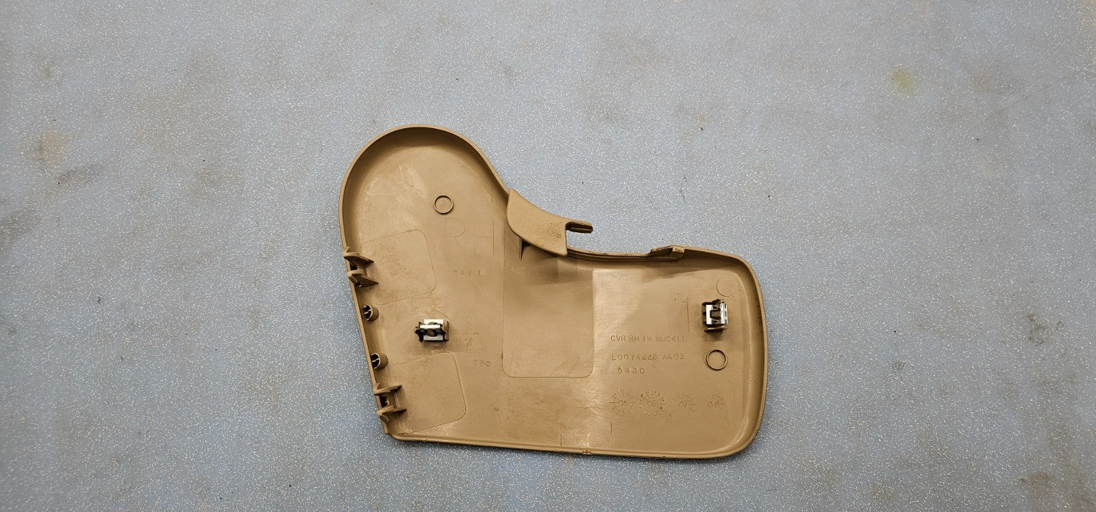 🔥07-14 Tahoe Suburban Yukon RH Passenger Front Seat Buckle Trim Cover TAN
