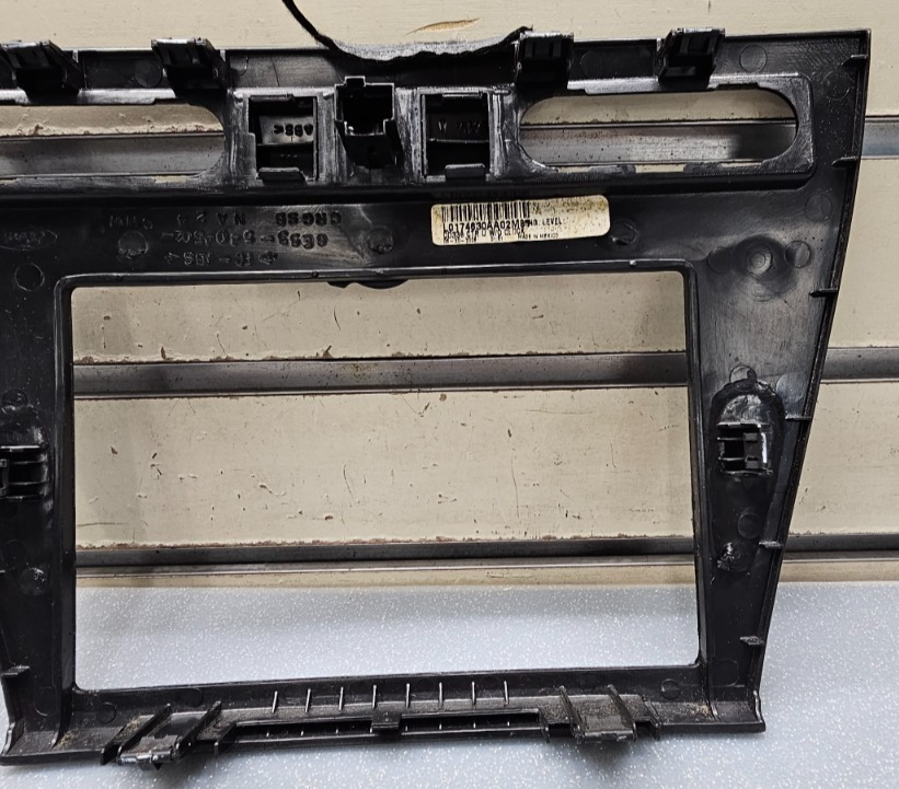 🔥06-09 Fusion Milan Center Dash Trim Panel FM Radio Stereo Bezel Carbon Black