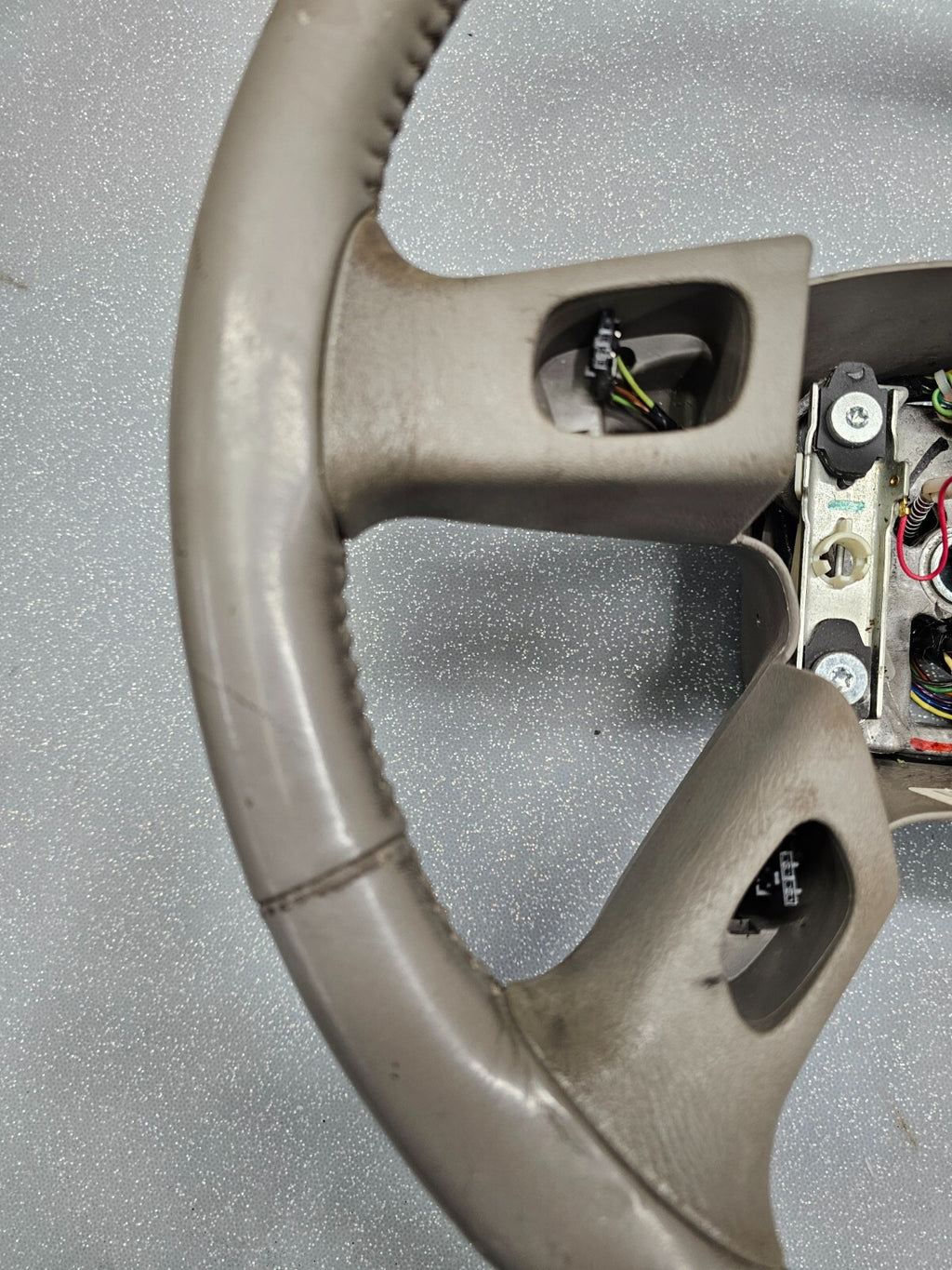 03-06 Chevy Tahoe Suburban GMC Yukon CADILLAC Escalade Steering Wheel Column TAN