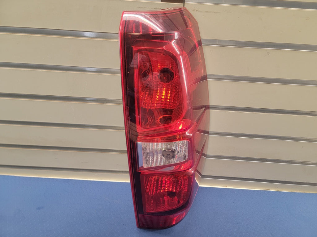 🔥2007-2014 Chevy Tahoe Suburban 1500 2500 TAIL LIGHT LAMP Assembly RED OEM