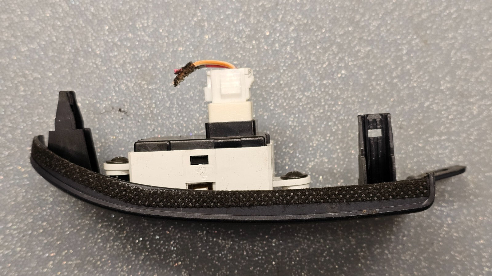 05-07 Sonata Dash Right Passenger Sensor Display Seat Belt Reminder Light Black