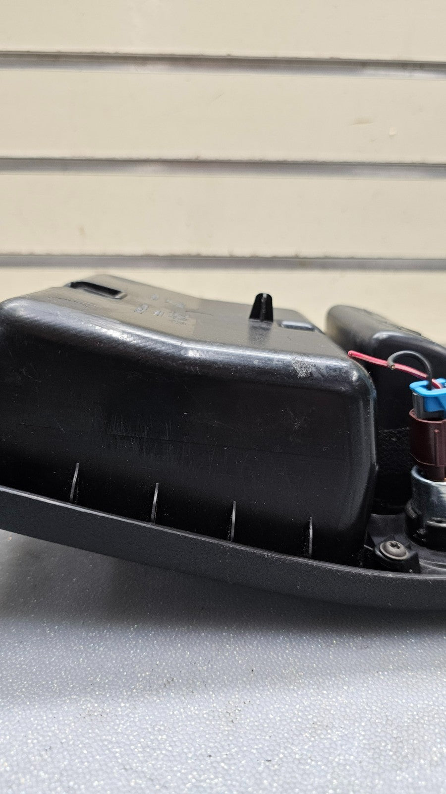 🔥08-12 Chevy Malibu Rear Console Back Seat Cup Drink Holder Black