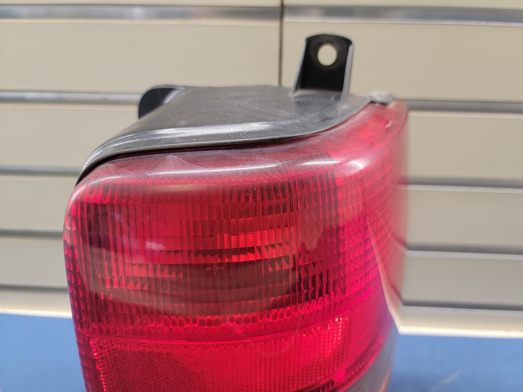 🔥1993-1998 JEEP GRAND CHEROKEE TAIL LIGHT LH PASSENGER SIDE OEM USED
