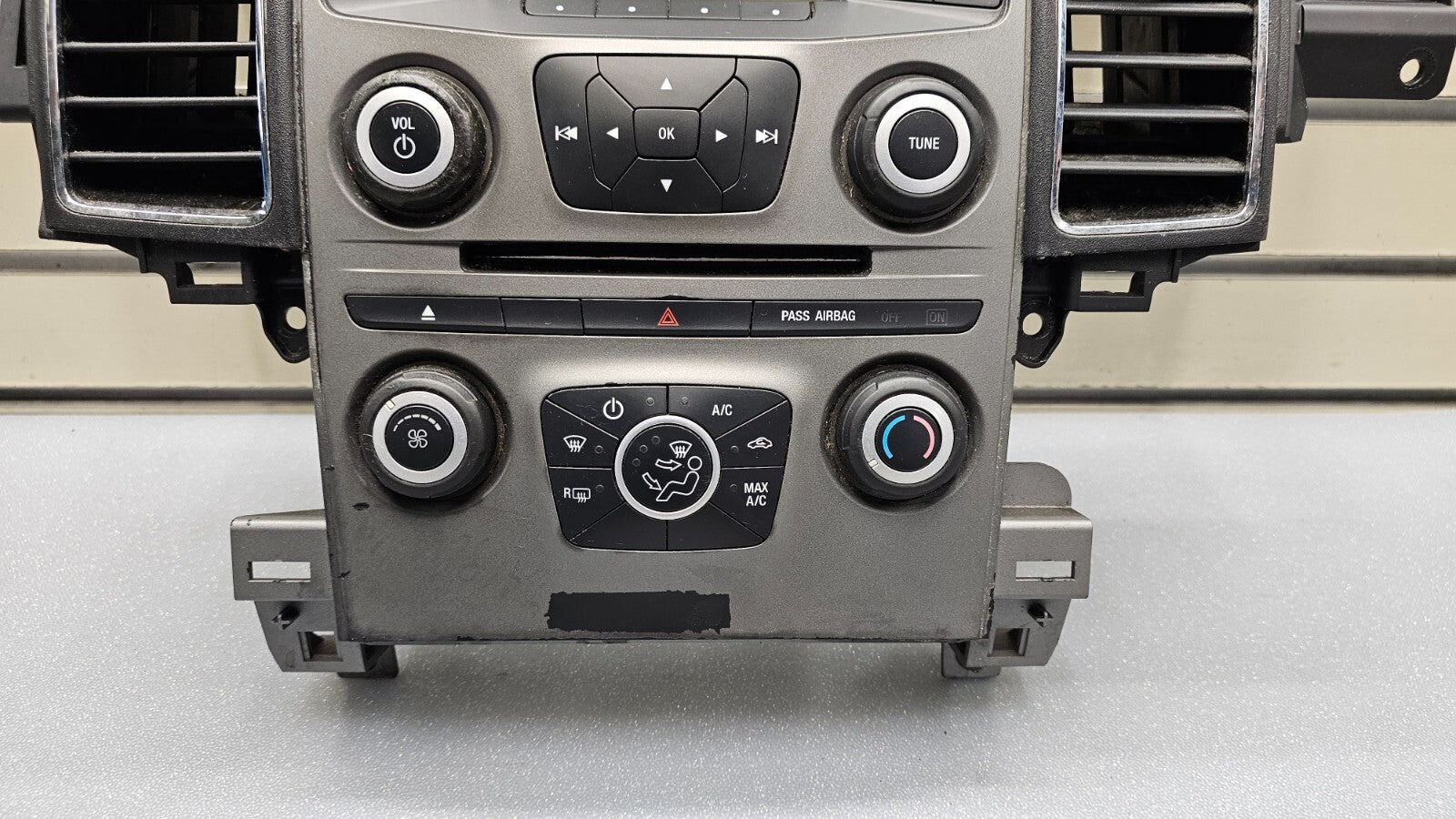 🔥13-16 FORD TAURUS RADIO/HEATER AC CLIMATE CONTROL SWITCH PANEL BEZEL SILVER