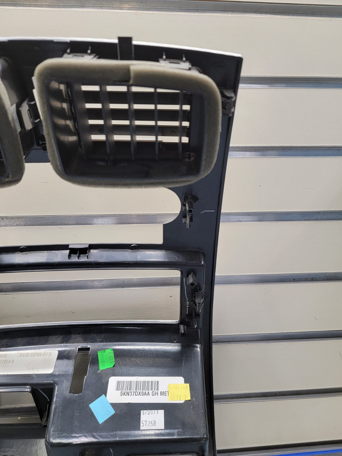 🔥05-07 Dodge DAKOTA Center Dash RADIO BEZEL Heater A/C Vents Trim SILVER B12