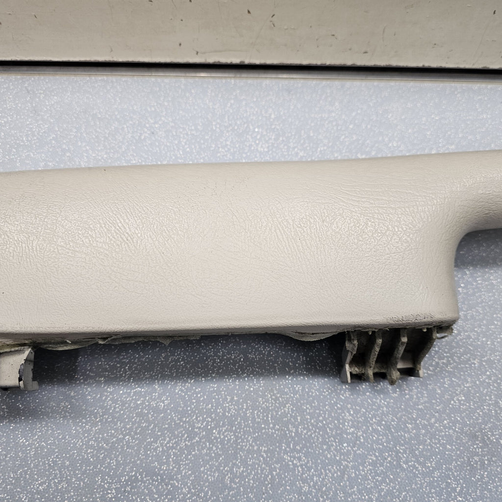 03-06 Chevrolet GMC Silverado Tahoe Front Right Door Armrest Handle Light Tan H2