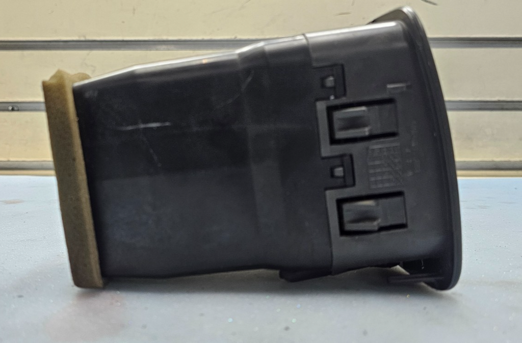 🔥99-06 Silverado Tahoe Dash Right Passenger Air Vent A/C AC HVAC Heater Black