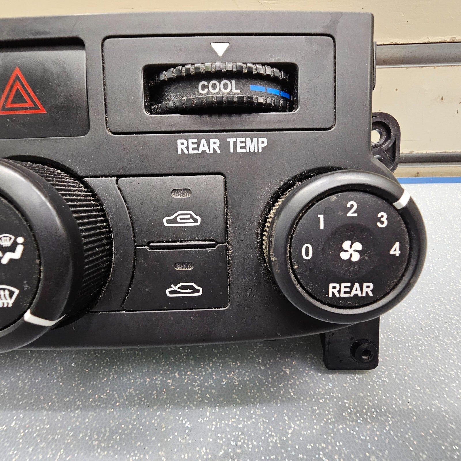 🔥2006-2014 Kia Sedona Dash Mounted A/C Heat Manual Temperature Climate Control