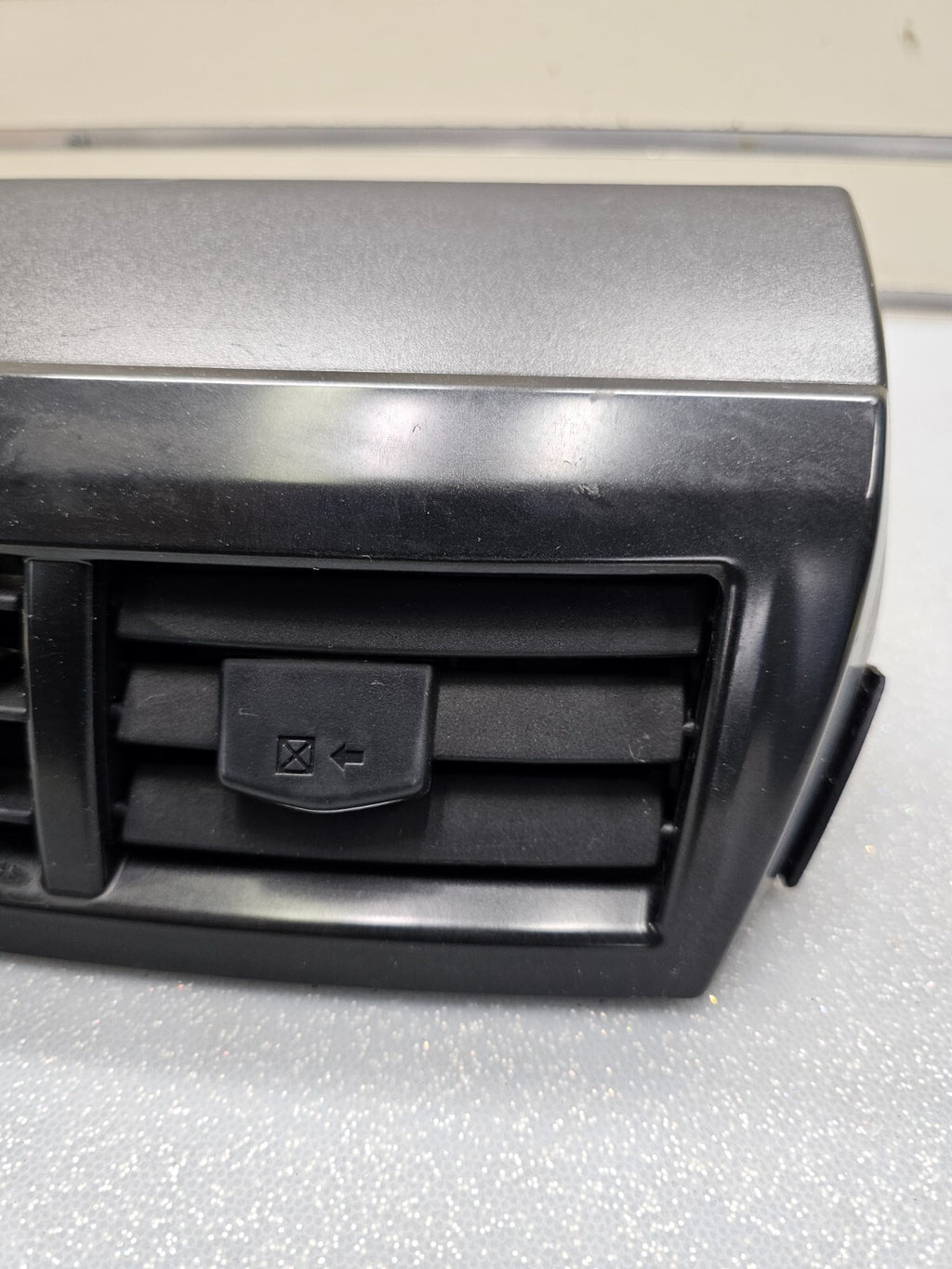 🔥12-14 Toyota Prius V Center Dash Vent Heater Air Conditioner Vents OEM
