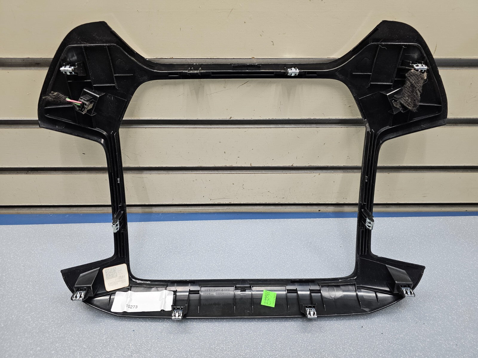 14-20 Silverado Sierra Dash Center Radio Stereo Climate Bezel Trim Panel Silver