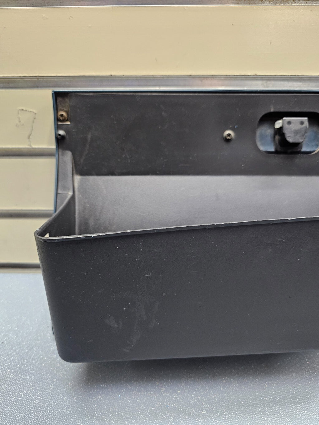 🔥1994-1997 Dodge RAM Dash GLOVE BOX Storage Compartment Door Assembly GRAY G20