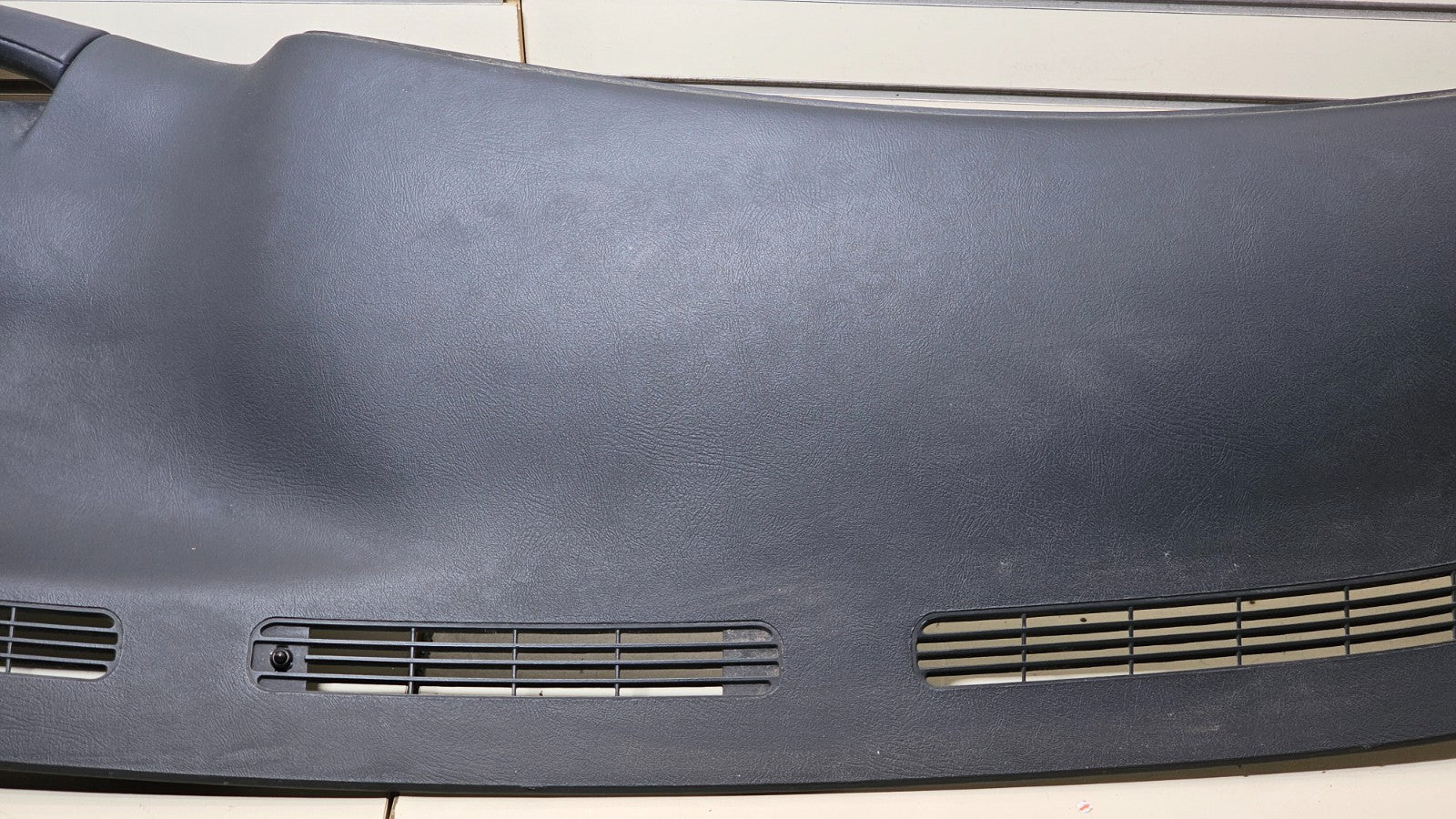 🔥99-06 SILVERADO SIERRA TAHOE Upper Cap Cover Top Dashboard Pad GRAPHITE DP1