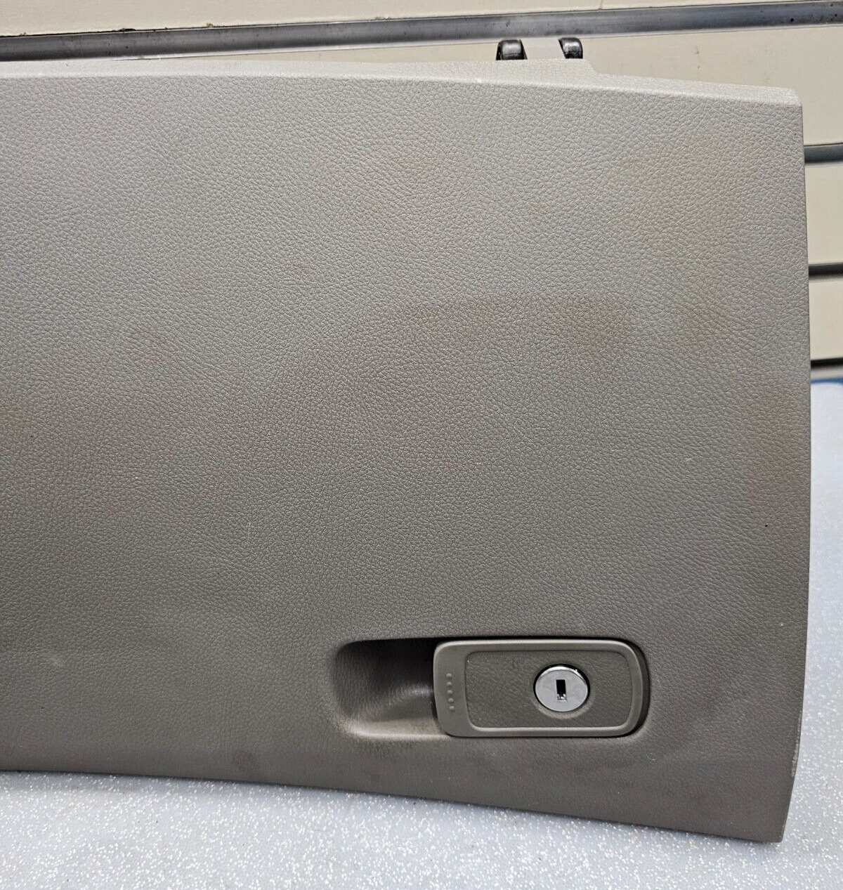 🔥07-09 ACURA RDX DASH GLOVE BOX STORAGE COMPARTMENT LID DOOR ASSEMBLY LT GRAY