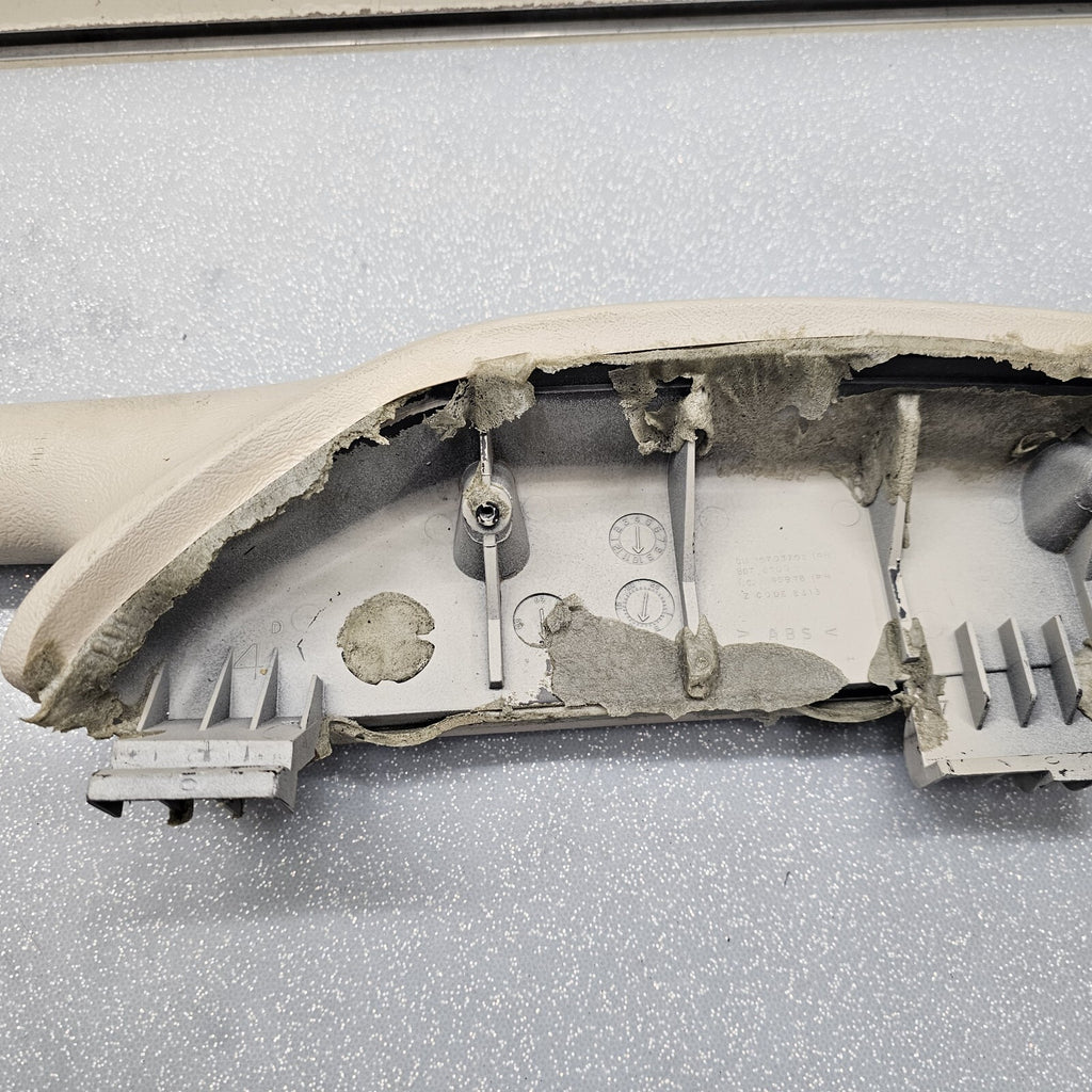 03-06 Chevrolet GMC Silverado Tahoe Front Right Door Armrest Handle Light Tan H2
