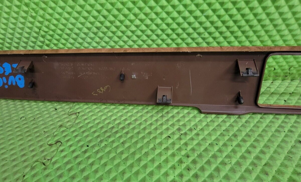 92-99 BUICK LESABRE FRONT DASH LOWER WOODGRAIN COVER PLATE TRIM PANEL BEZEL OEM
