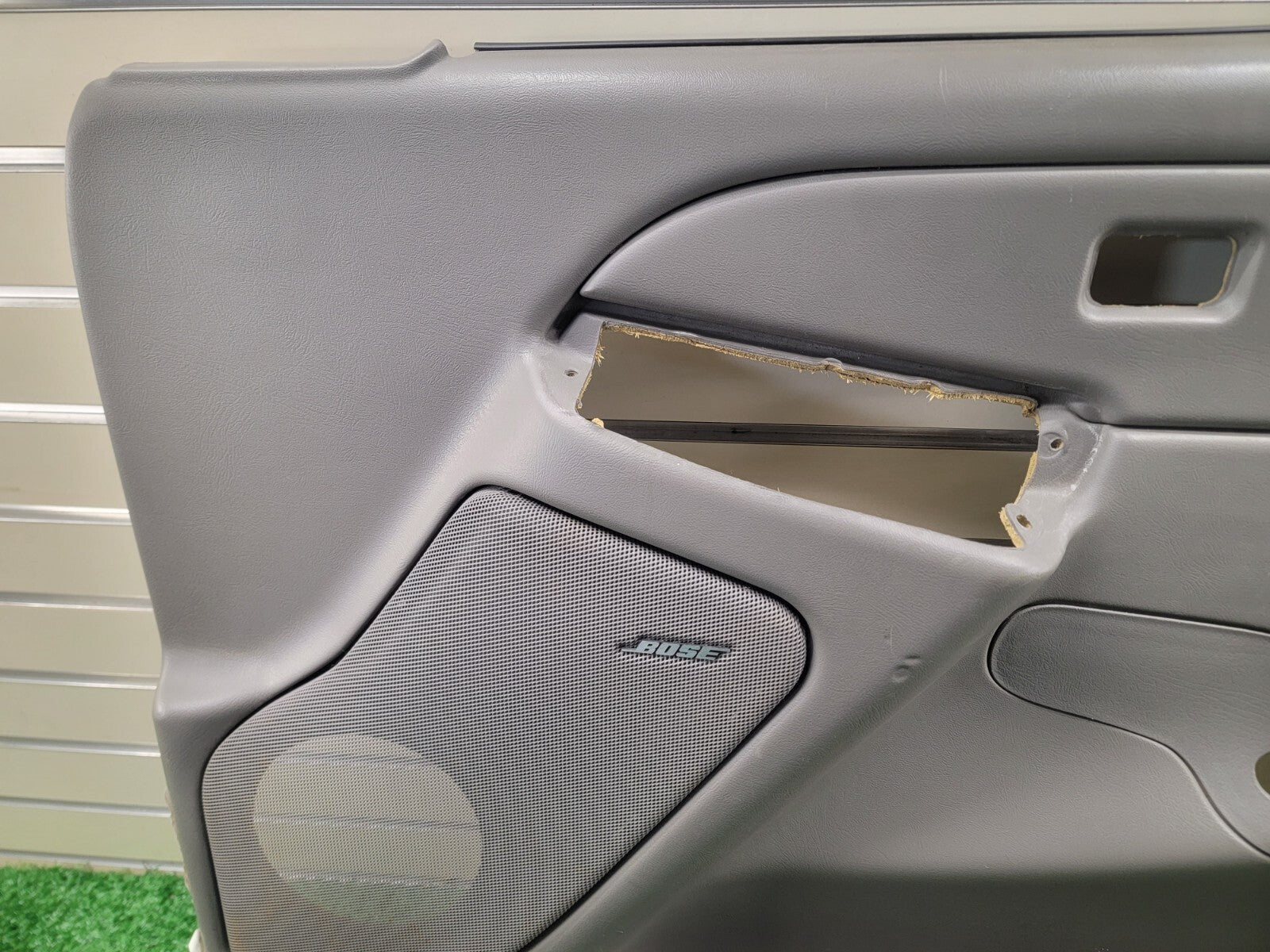 🔥2003-2006 Chevy Silverado SIERRA Door Panel Front right passenger gray D5