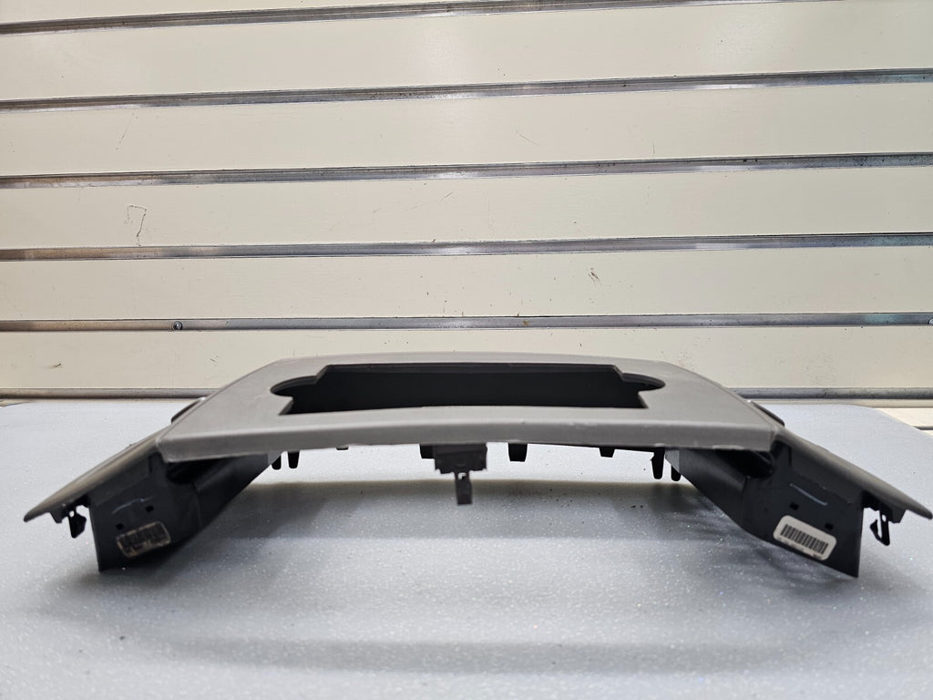05-07 Jeep Grand Cherokee Center Radio Dash Bezel Trim Panel Surround KHAKI B30