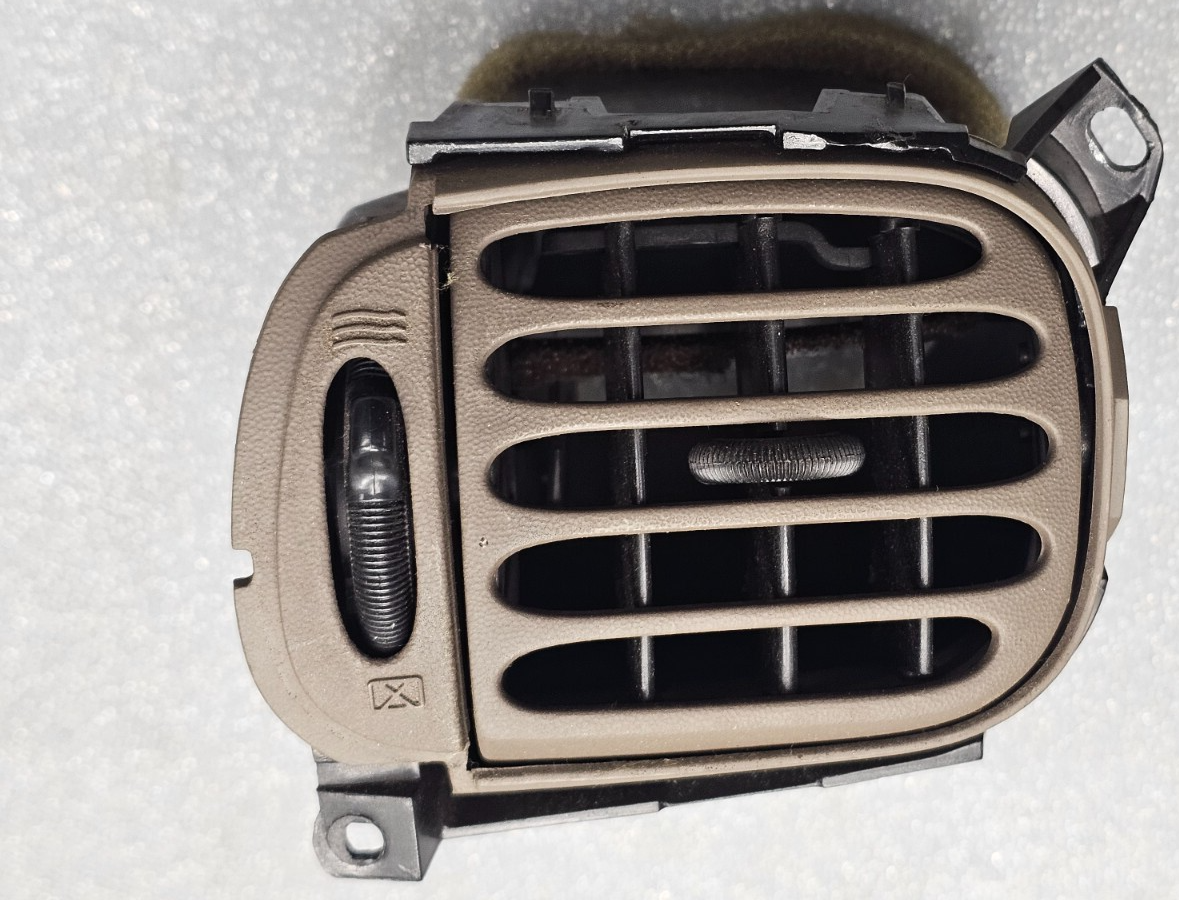 97-03 Ford F150 Expedition Dash Left Driver Master AC Air Vent Heater Panel Tan