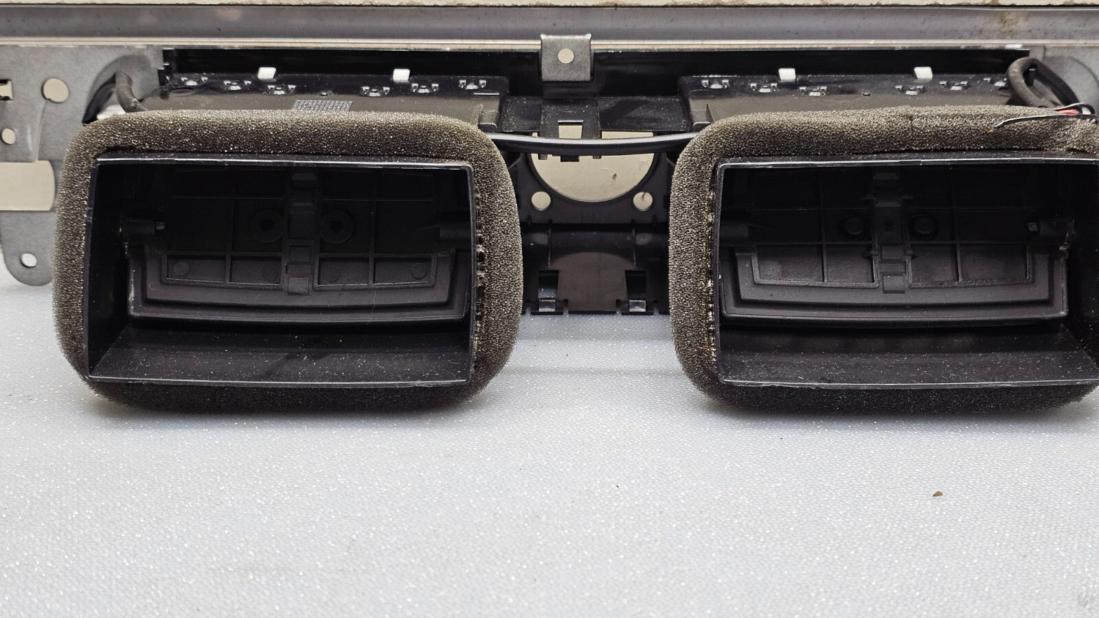 🔥04-09 Jaguar XJ8 Center Dash AC Heater Air Vent Conditioning Bezel Black OEM