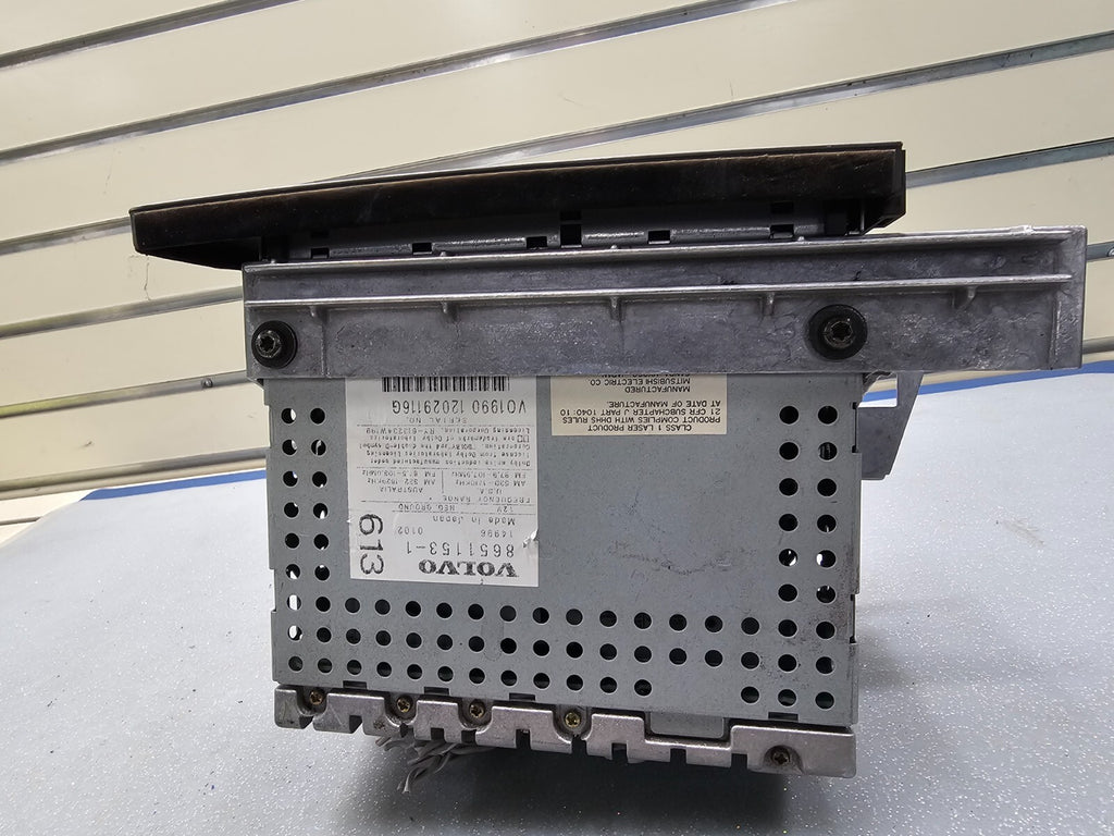 01-05 VOLVO S60 DASH AM FM RADIO RECEIVER AUDIO HEAD UNIT CASETTE CD PLAYER OEM