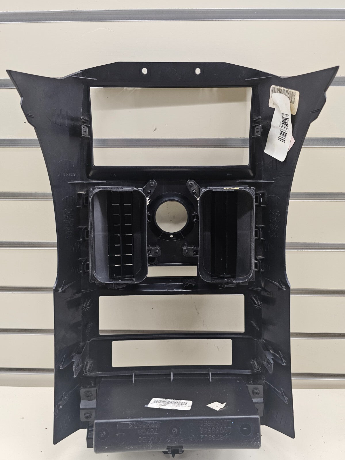 08-10 Grand Caravan Town Country Dash AM FM Radio Stereo Trim Bezel Panel Black