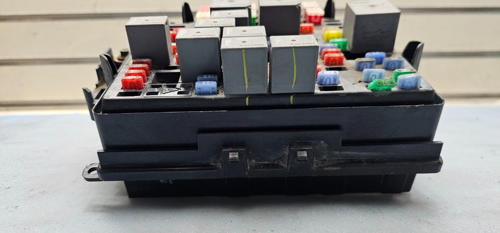 🔥06-07 Chevy Silverado Sierra Power Module Engine Unit Fuse Relay Box Junction