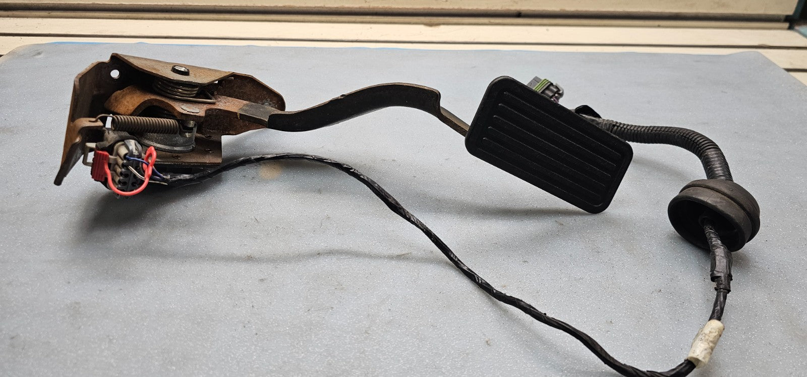 🔥03-06 Silverado Yukon Gas Pedal Drive Wire TAC Module Control Swap Accelerator
