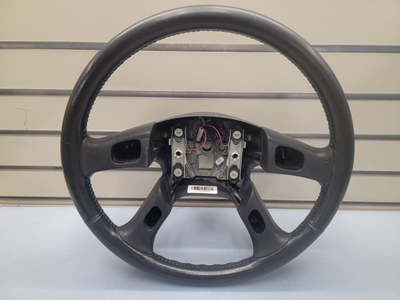 02-09 Trailblazer Envoy03-06 SILVERADO SIERRA YUKON STEERING WHEEL LEATHER BLACK