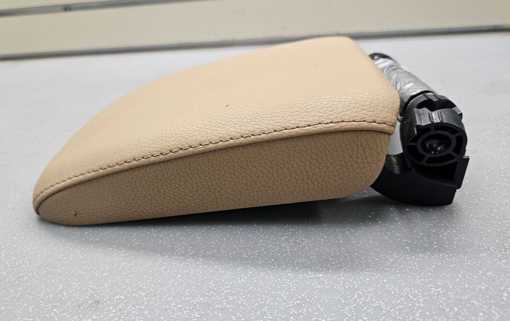 🔥05-08 Volkswagen VW Jetta Center Console Arm Rest Leather Cover Lid Tan OEM