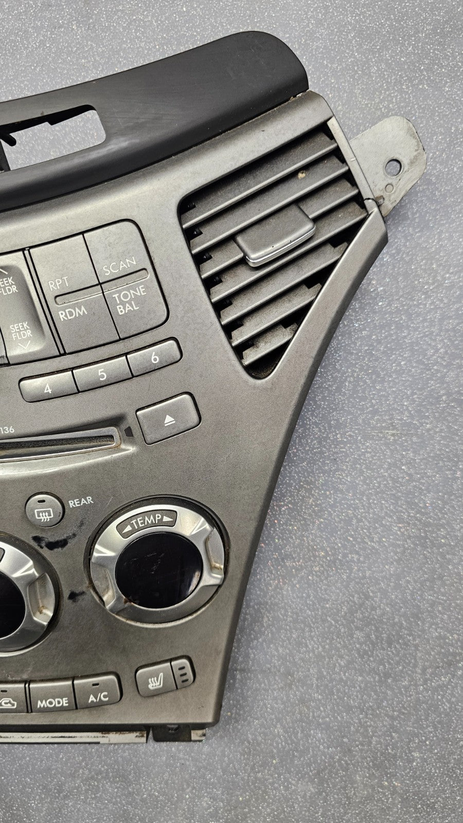🔥06-10 Subaru Tribeca Dash AM FM Radio Stereo Climate Temperature Control Panel