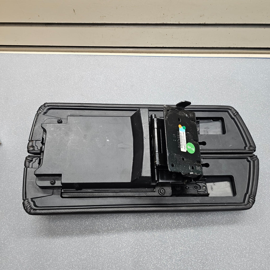 13-19 LINCOLN MKT Front Floor Console Arm Rest Lid Cover Top Pad Assembly Black