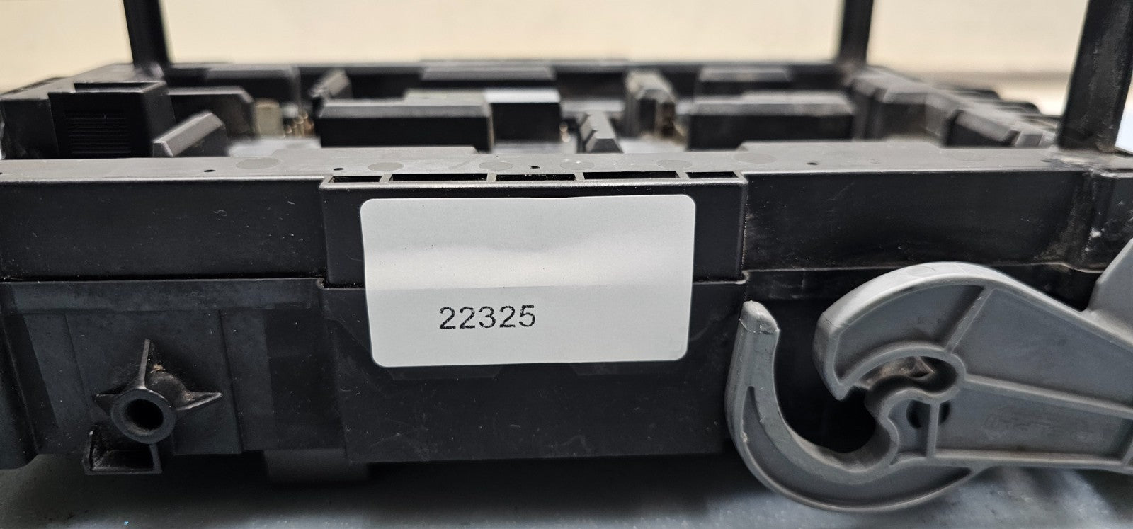 07-09 Suburban Yukon Engine Fuse Box Relay Body Control Module Integrated Power