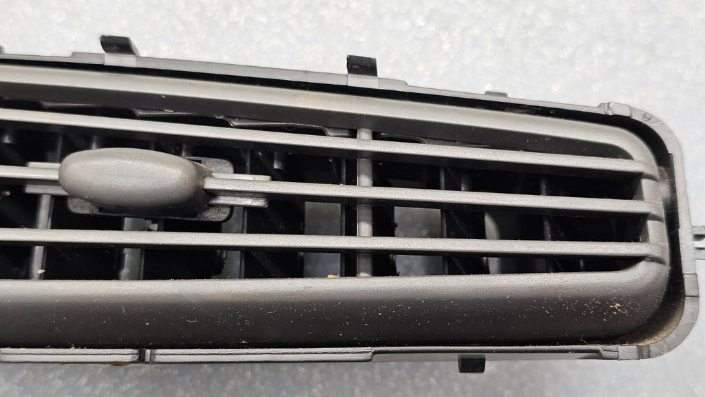 🔥02-05 BUICK RENDEZVOUS DASH CENTER AIR VENT A/C AC HEATER  PANEL BLACK OEM