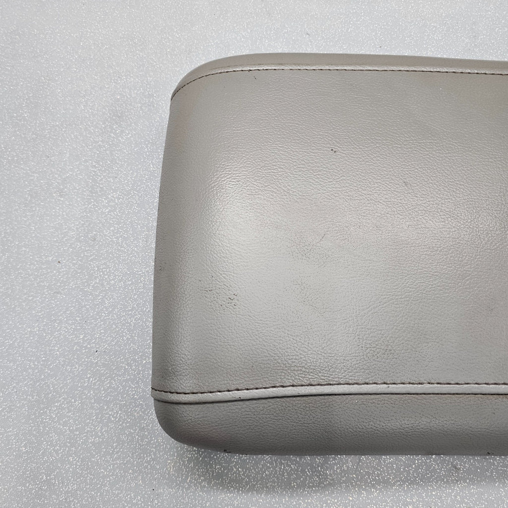 03-06 EXPEDITION Center Console Arm Rest Storage Cover Top Pad Lid Assembly Gray