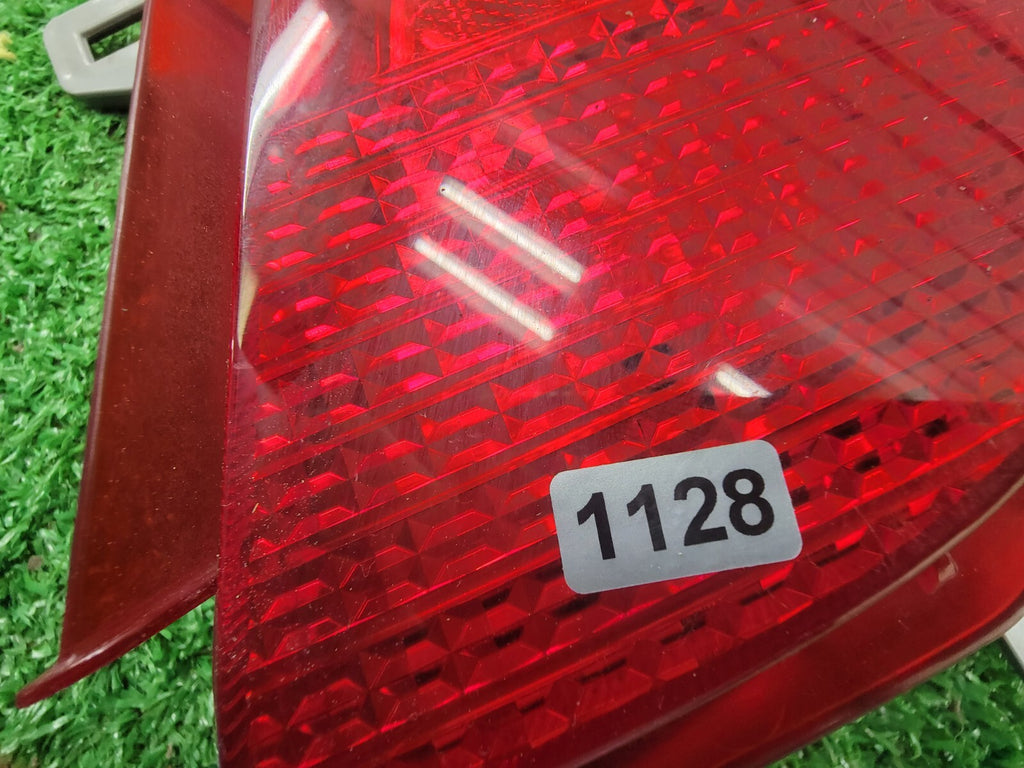 🔥14-19 Toyota Highlander Rear Bumper Reflector Driver Tail Light Assembly OEM