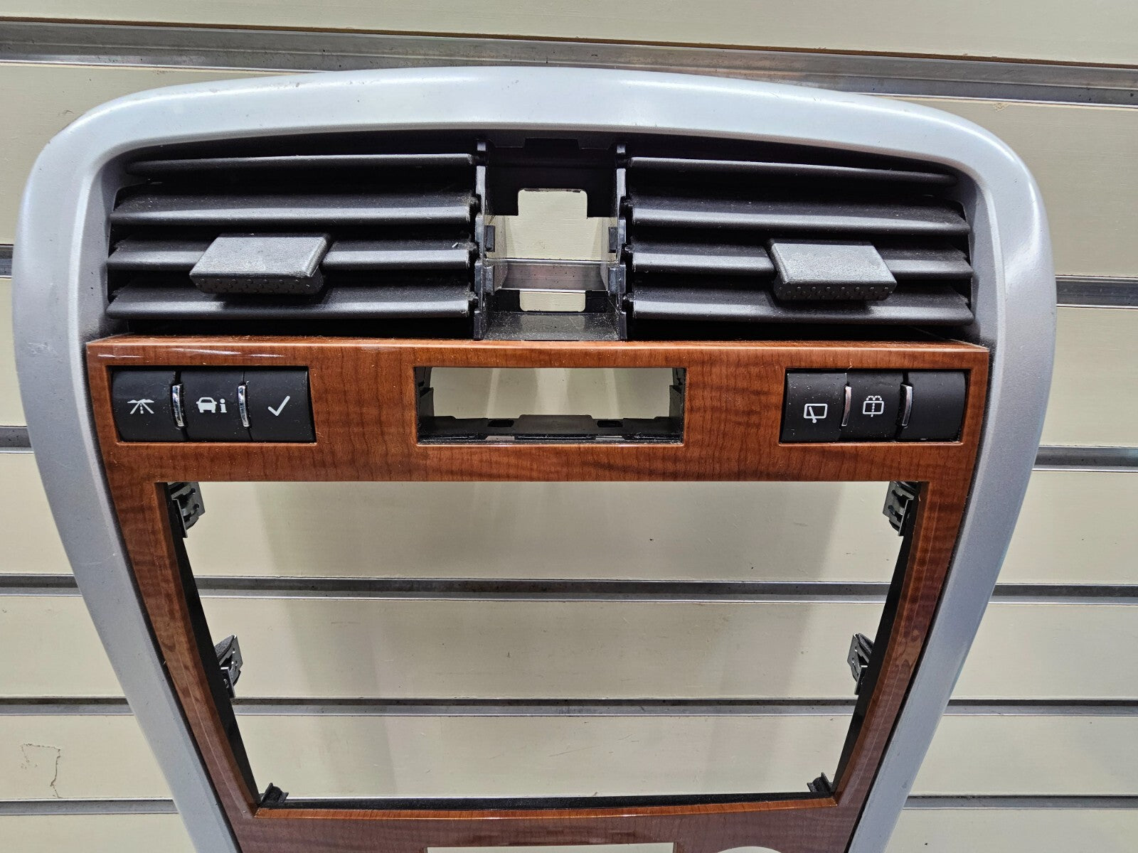 07-09 Equinox Center Dash Radio Climate Stereo Bezel Trim Panel SILVER/WOOD B43