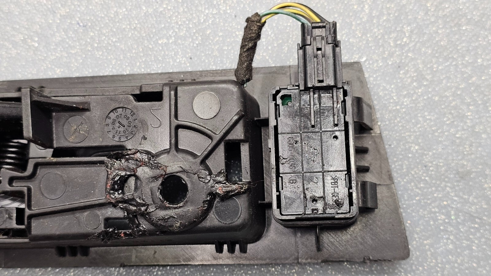 2008-2012 Ford Escape Front Left Side Interior Door Handle