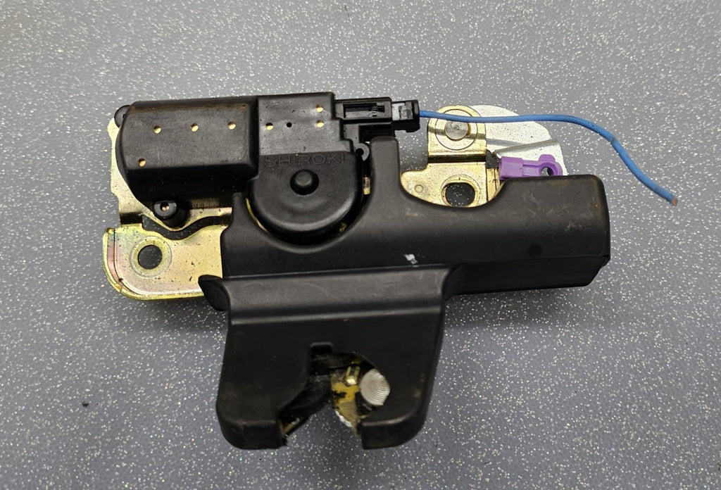 🔥00-04 Avalon Trunk Latch Deck Lid Door Lock Actuator Luggage Compartment OEM